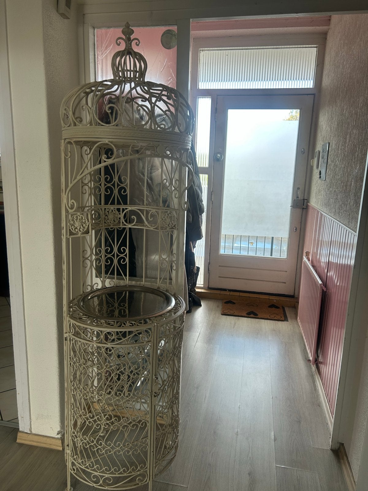 Decoratieve metalen hoekkast in vogelkooi-stijl, Ophalen, Beige, Metaal, Gebruikt