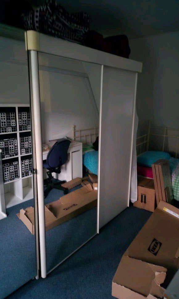 kast met 2 schuifdeuren  moet weg, Ophalen, Met deur(en), Gebruikt, 150 tot 200 cm