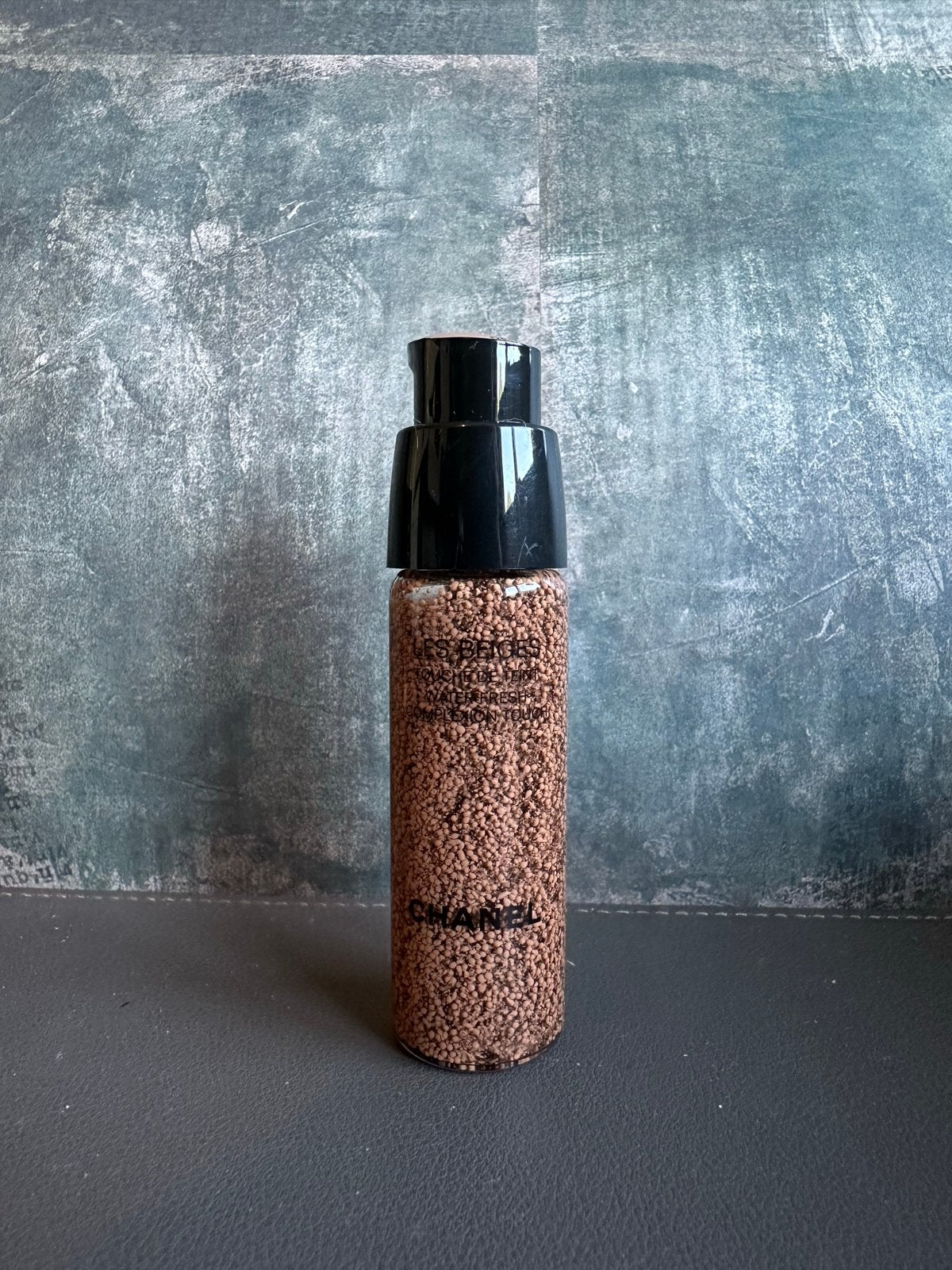 Chanel Les Beiges Foundation B50 - Nieuw en ongeopend, Gehele gezicht, Beige, Nieuw, Ophalen of Verzenden
