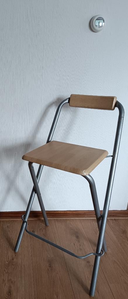 barkruk kan ingeklapt worden metaal houten zitting ophalen, Huis en Inrichting, Barkrukken, 1 kruk, Ophalen, Hout, 60 tot 90 cm
