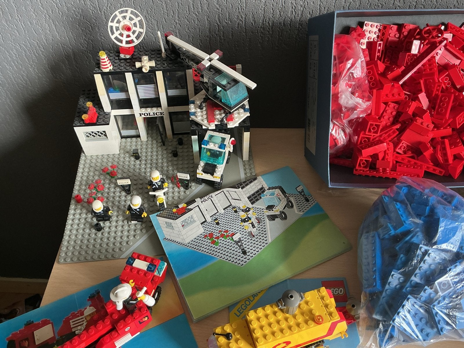Grote partij vintage Lego uit de jaren '80 - o.a. politie, Ophalen, Lego, Complete set, Inclusief instructies
