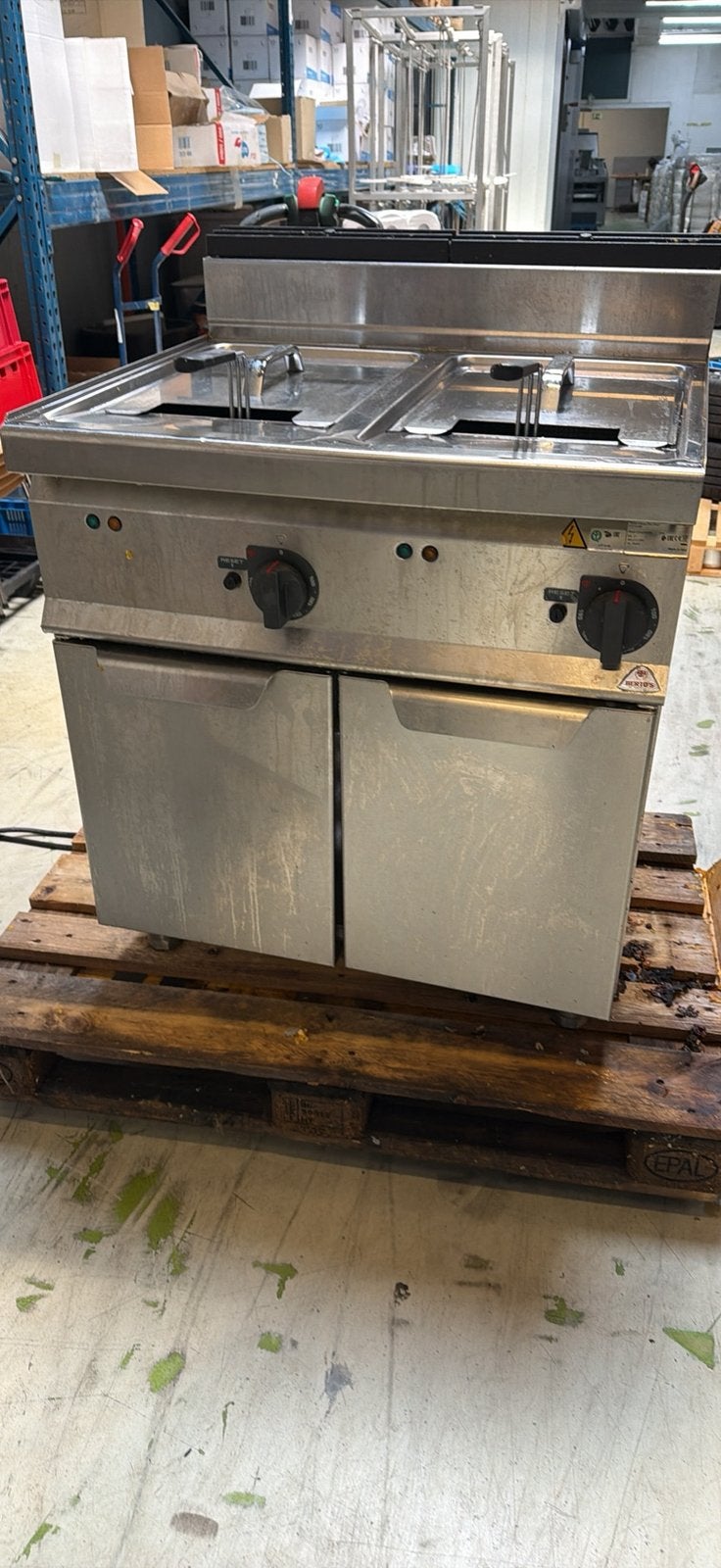 Friteuse -Spoeltafel-vleescutter-Rvs werktafel-Cutter, 4 liter of meer, Ophalen, Gebruikt