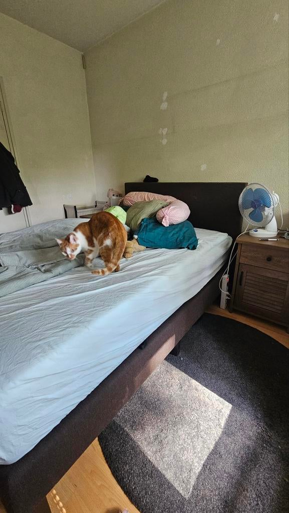 Tweepersoonsbed met hoofdbord, Huis en Inrichting, Slaapkamer | Bedden, Ophalen, Gebruikt, Bruin, Tweepersoons