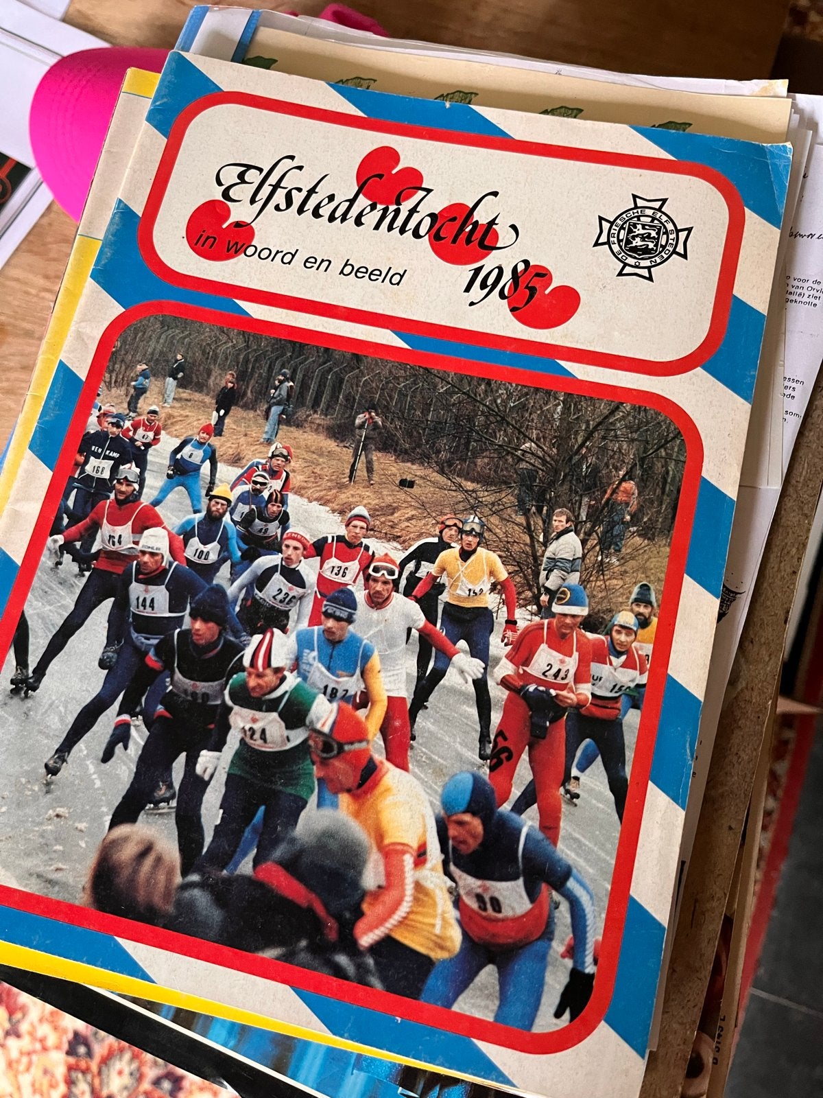 Elfstedentocht 1985 in woord en beeld, Boeken, Ophalen of Verzenden, Gelezen, Overige sporten