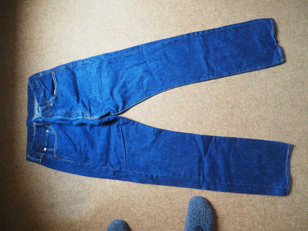spijkerbroek levis 501, Blauw, Ophalen of Verzenden, Zo goed als nieuw, W33 - W34 (confectie 48/50)