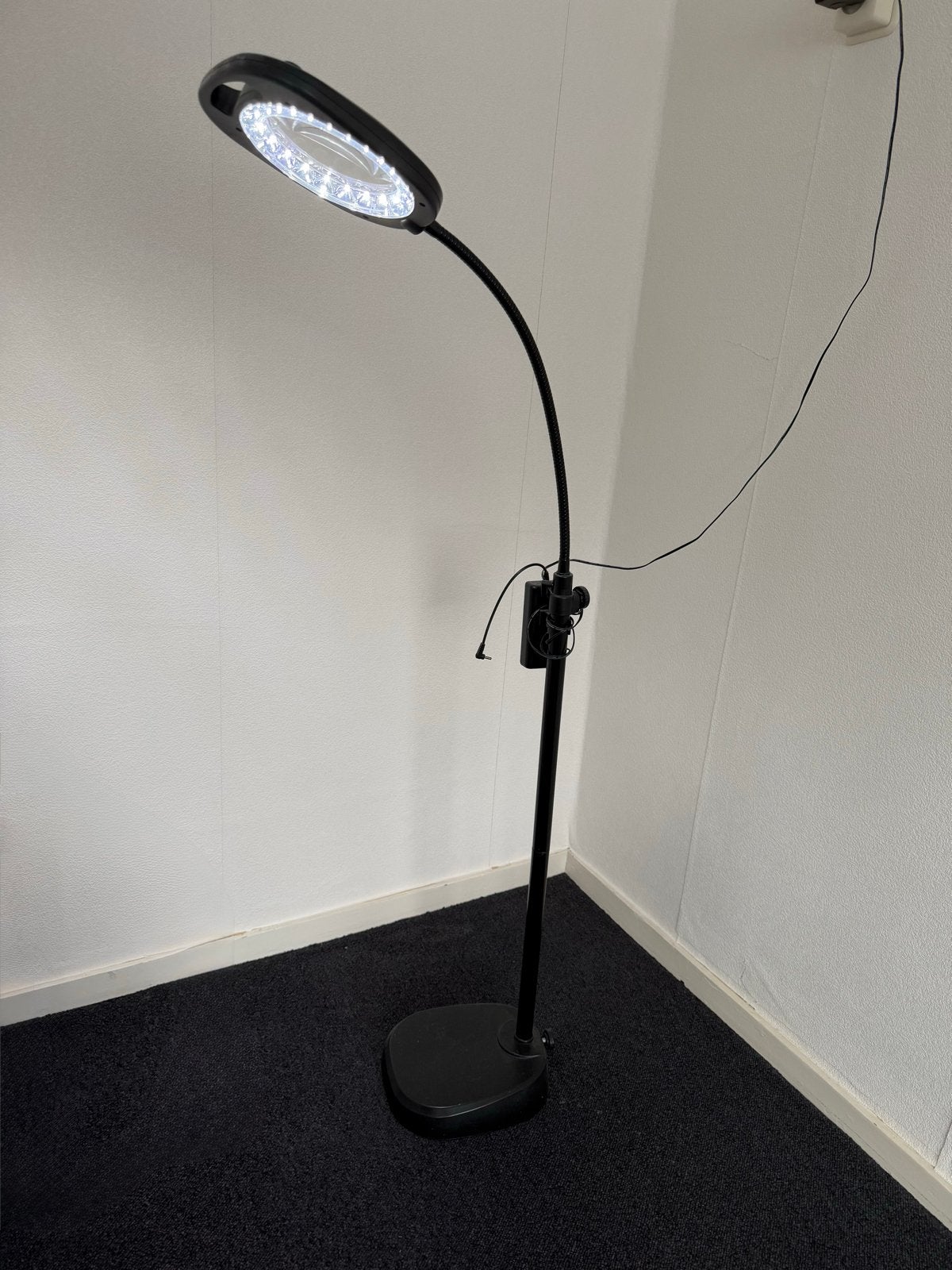 Professionele Loeplamp met LED Verlichting - Zwart, Ophalen, Zo goed als nieuw, Loeplamp
