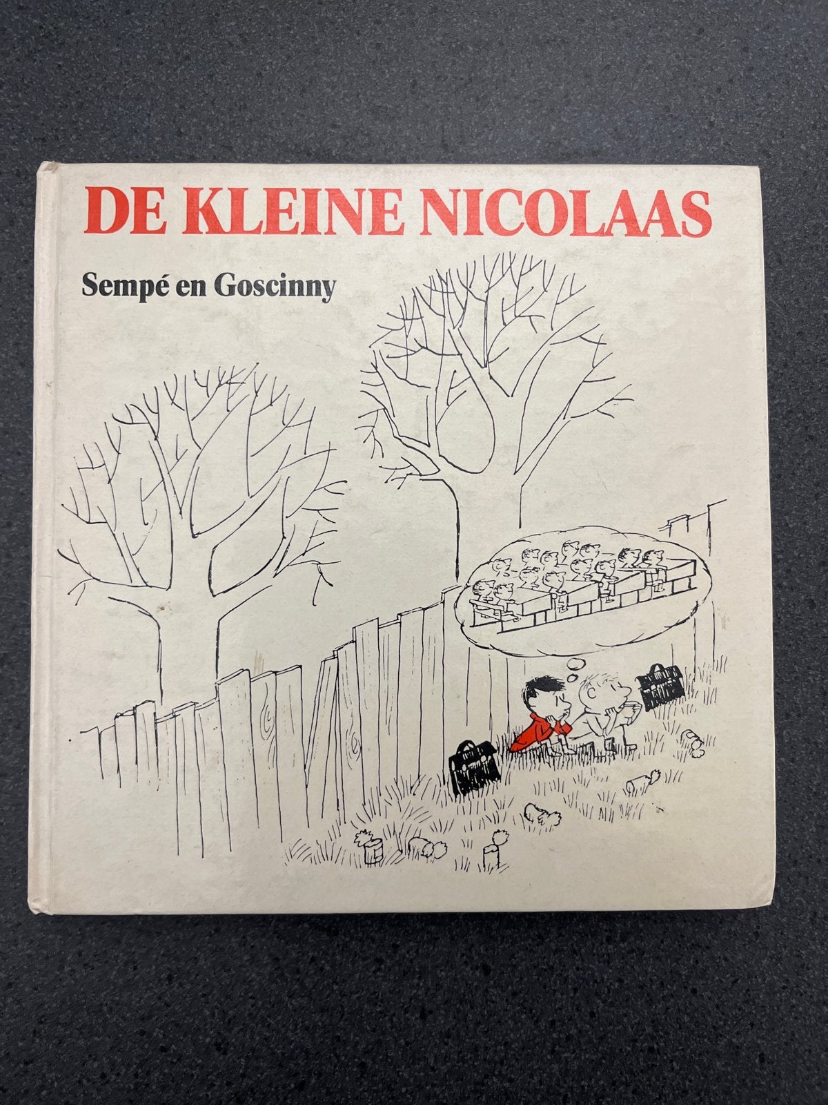 De Kleine Nicolaas - Sempé en Goscinny, Boeken, Ophalen of Verzenden, Gelezen, Fictie algemeen