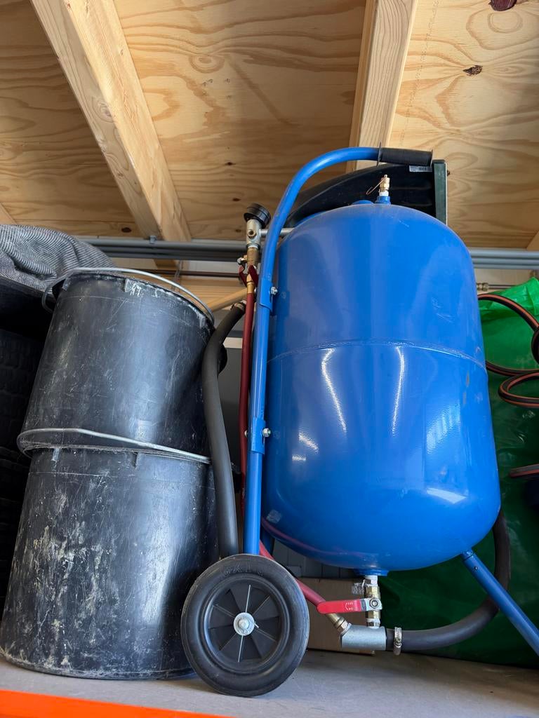 Straalketel 75 liter - incl. 2 emmers straalgrid, Ophalen, Zo goed als nieuw