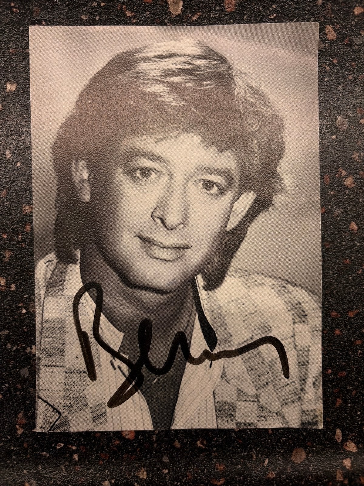 Gesigneerde foto Benny Neyman - Zwart-wit portret, Verzamelen, Muziek, Artiesten en Beroemdheden, Ophalen of Verzenden, Gebruikt