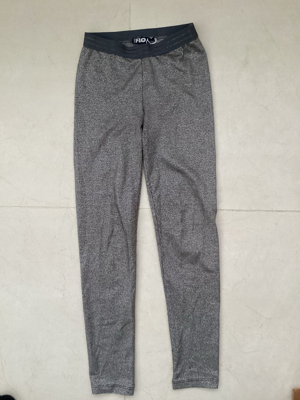 Like FLO Legging Zilver Glitter Maat 128, Meisje, ., Ophalen of Verzenden, Zo goed als nieuw