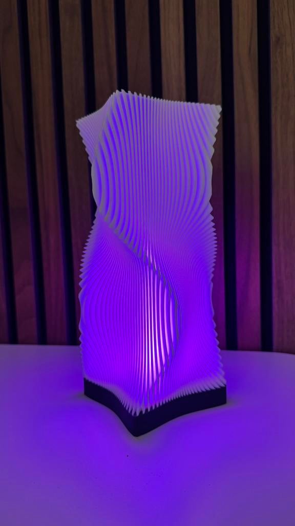 Moderne RGB designlamp met afstandsbediening, Kunststof, Nieuw, Ophalen of Verzenden, Modern