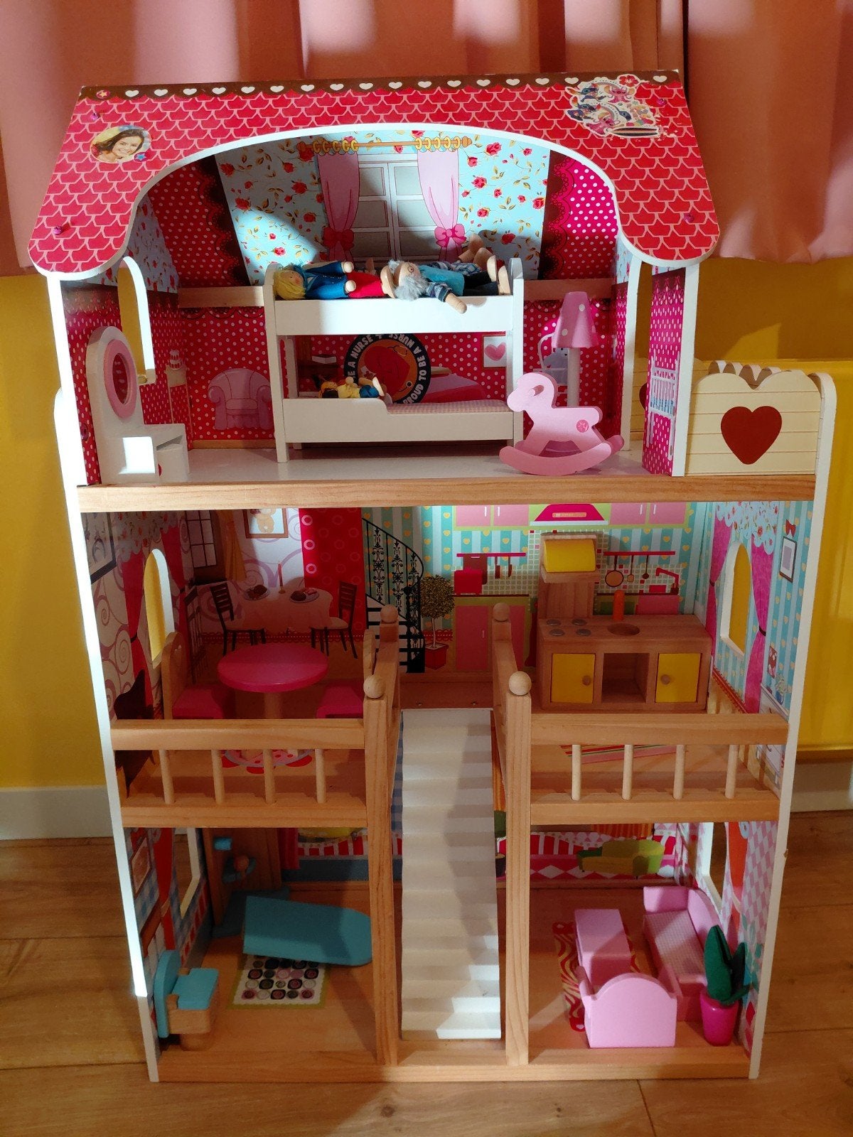 Grote Houten Poppenhuis met Meubels en Poppen, Ophalen, Zo goed als nieuw, Poppenhuis
