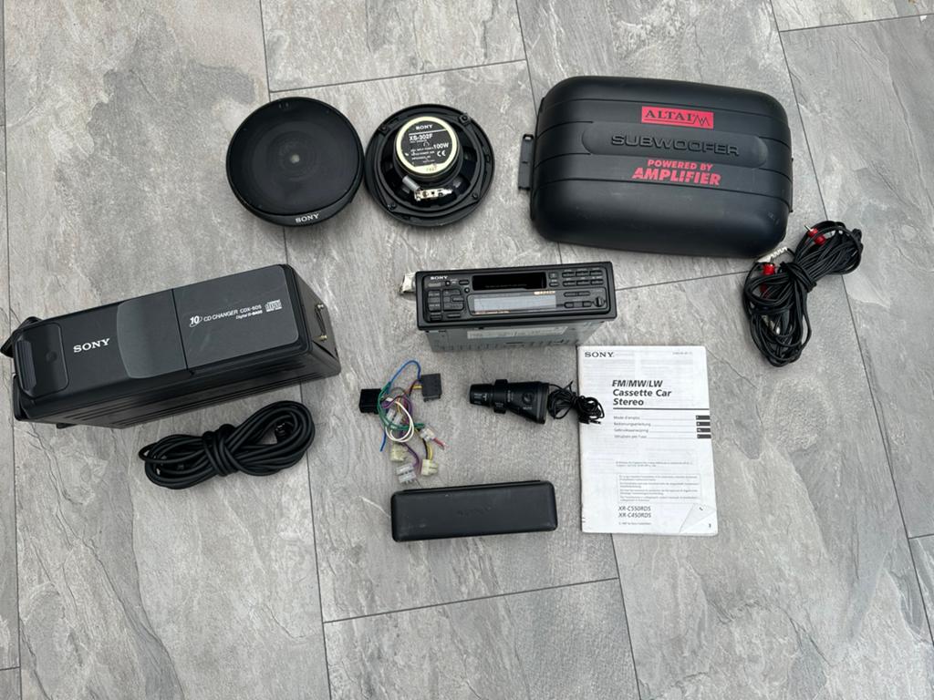 Sony Autoradio met cassette en 10 cd changer + subwoofer, Auto diversen, Autoradio's, Gebruikt, Ophalen of Verzenden