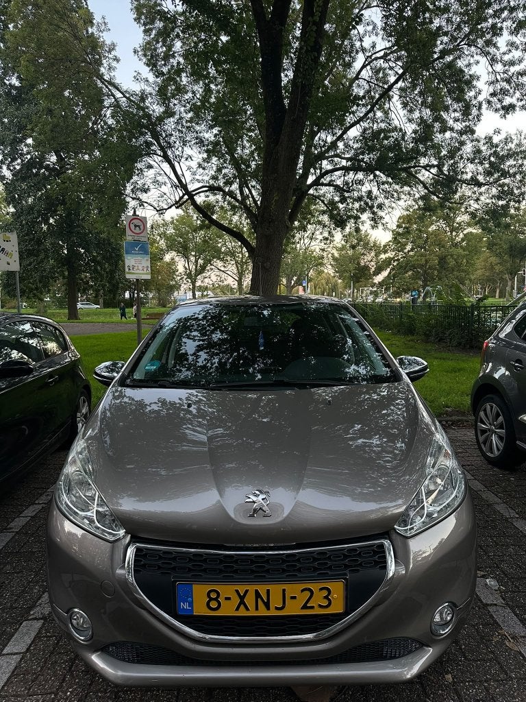 Peugeot 208 1.2 VTI 60Kw, navigatie, airco, cruise control