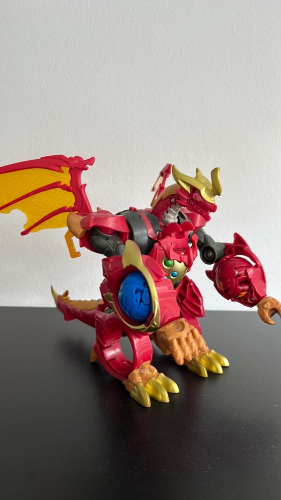 Bakugan draak met gaten voor ballen, Ophalen of Verzenden, Zo goed als nieuw