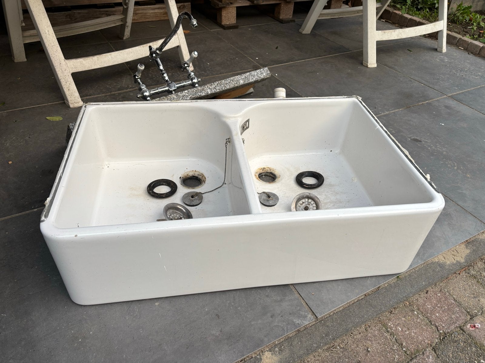 Dubbele spoelbak met kraan en granieten blad, Ophalen, Gebruikt, Chroom, Wastafel