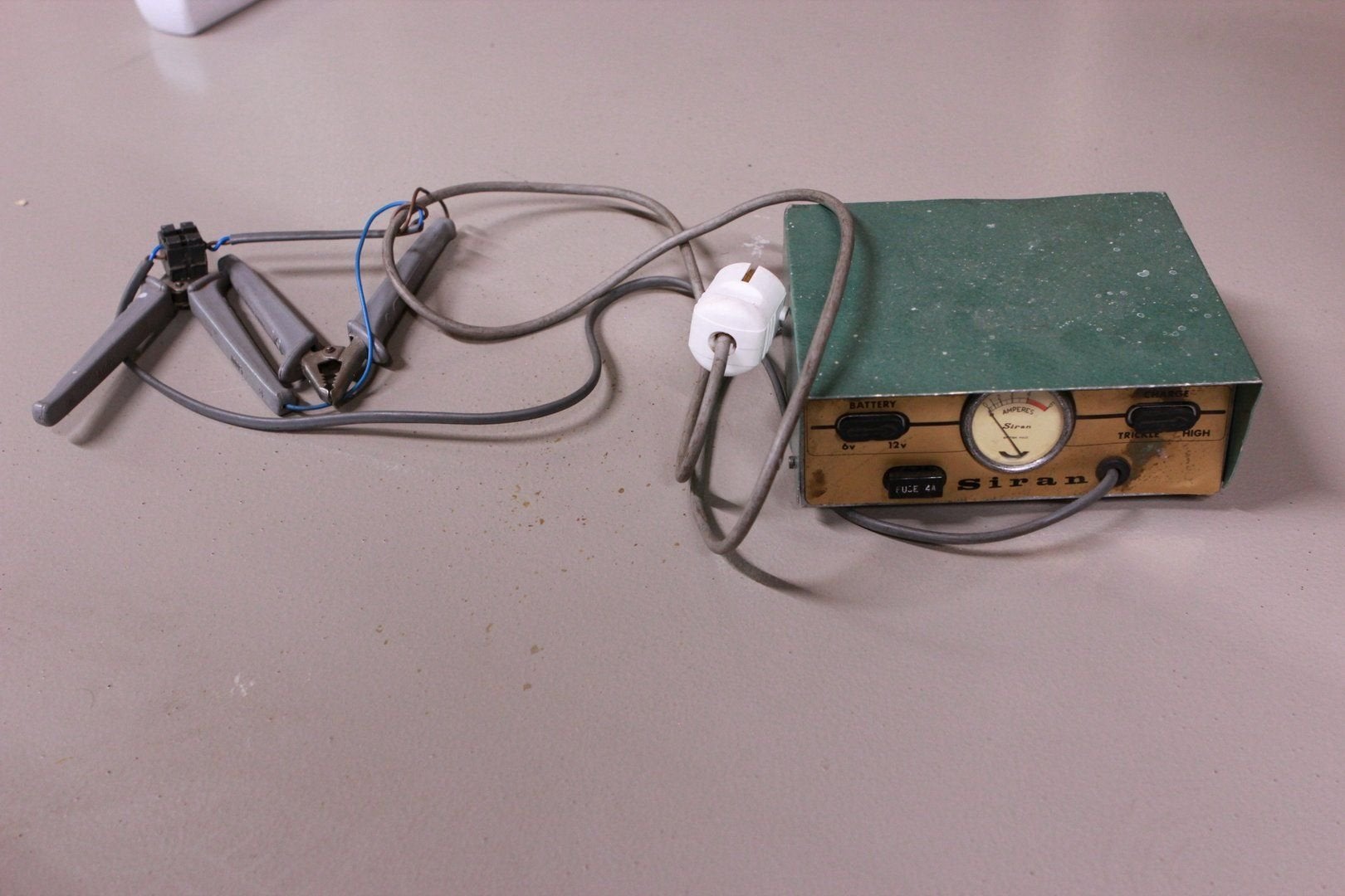vintage acculader Siran, Ophalen, Gebruikt