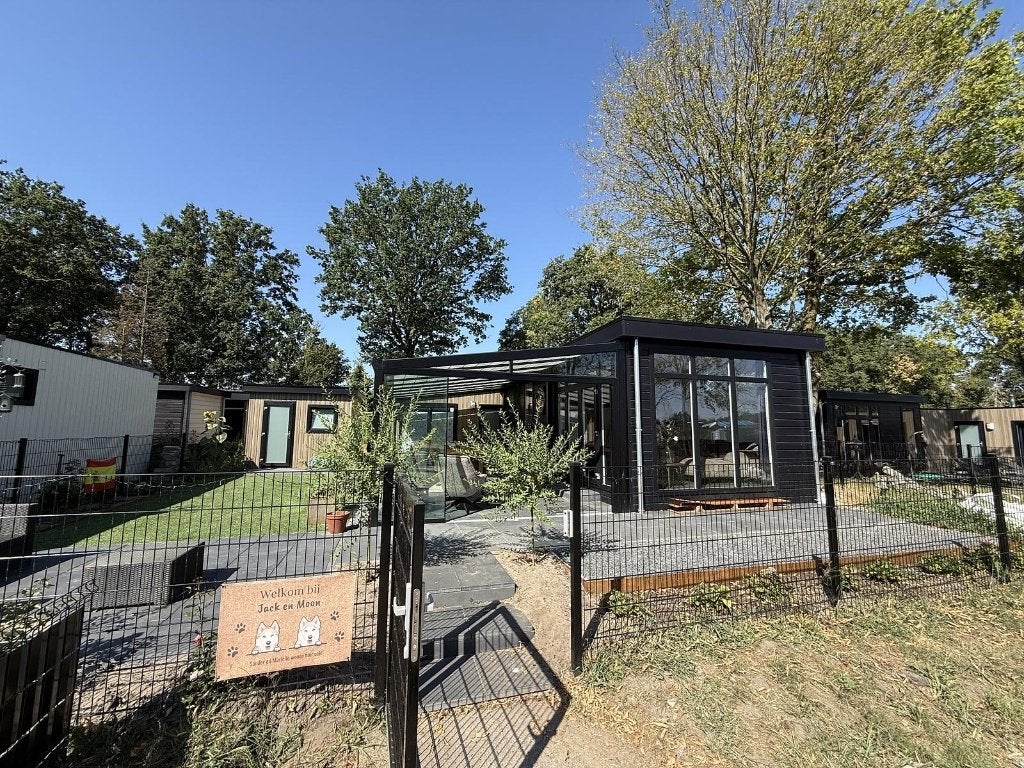 Luxe recreatiewoning 2025 | 70m² | veranda 32m² | Heeze, Huizen en Kamers, Recreatiewoningen te koop, Noord-Brabant, 2 slaapkamers