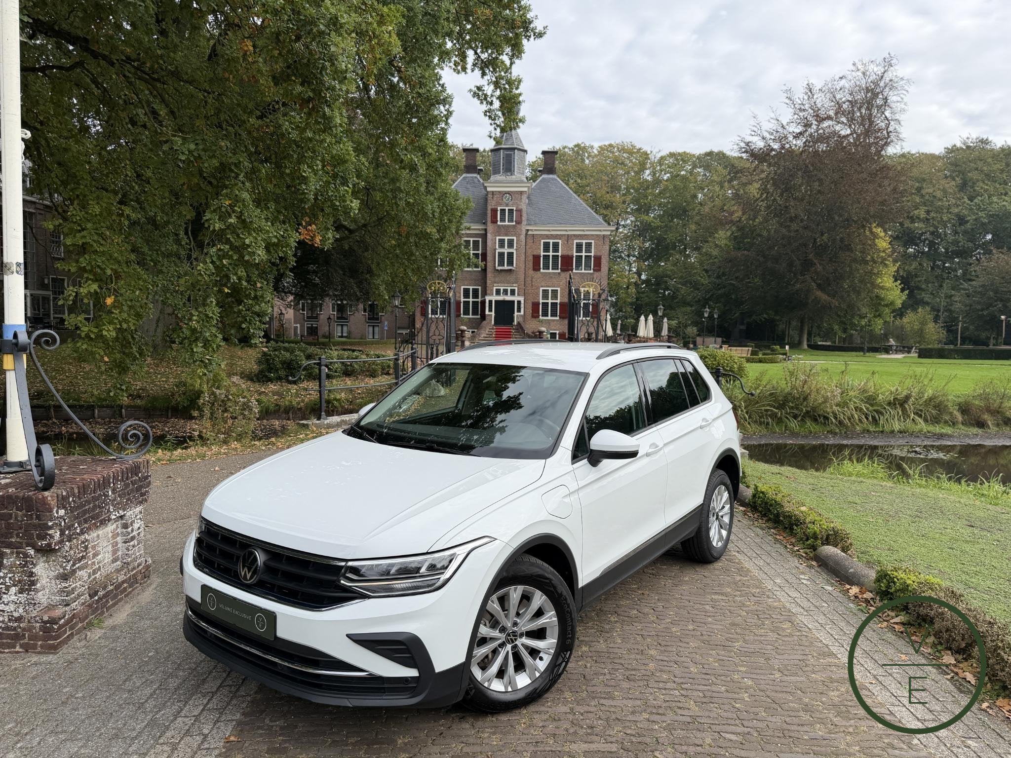 Volkswagen Tiguan 1.4 TSI eHybrid R-Line Business | SOH 96 |, Stof, 4 cilinders, Wit, Hybride Elektrisch/Benzine