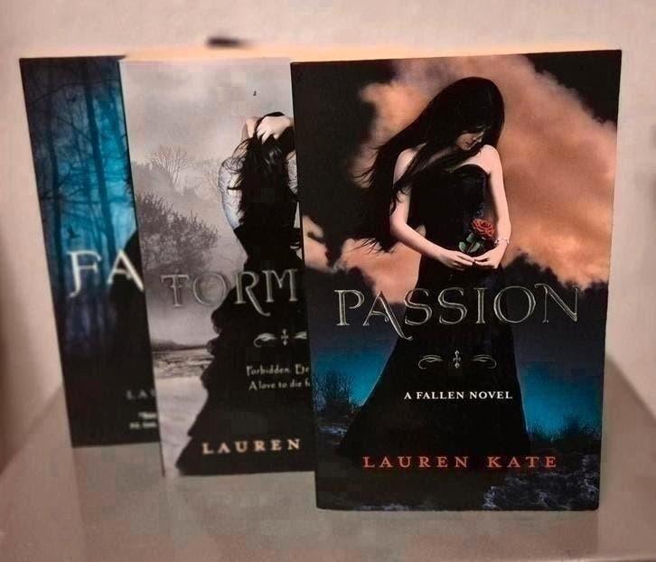 Lauren Kate.Fallen-Torment-Passion Box English  language, Ophalen of Verzenden, Zo goed als nieuw