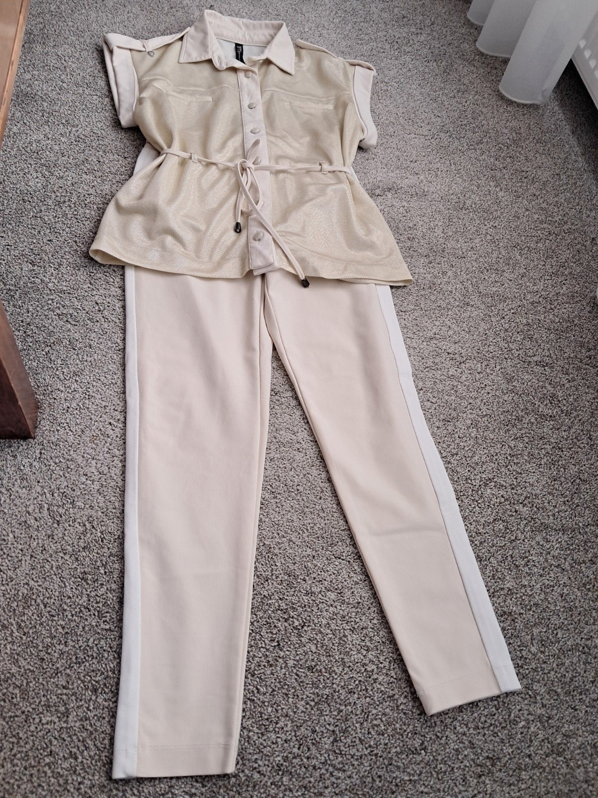 broek en shirt jasje mt M is super mooi splinternieuw, Ophalen of Verzenden, Nieuw, Maat 38/40 (M)