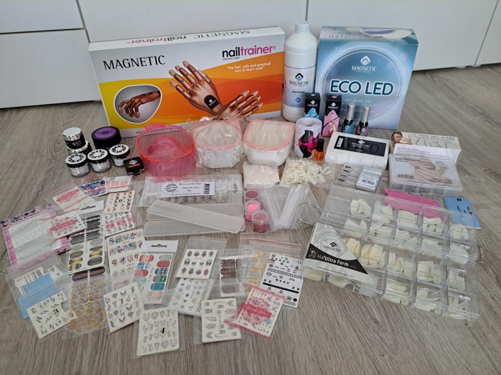 Leuk pakket voor de beginnende nagelstylist, Ophalen of Verzenden, Zo goed als nieuw, Overige kleuren, Handen en Nagels