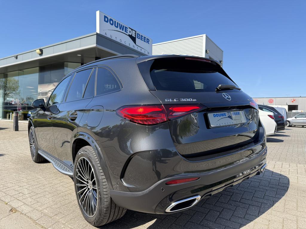 Mercedes-Benz GLC 300e 4MATIC AMG Line Pano-Dak | Trekhaak |, Automaat, 12 maanden, Gebruikt, Adaptive Cruise Control