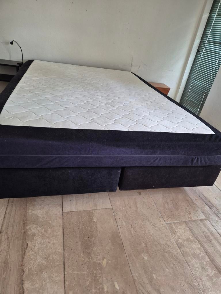 Tweepersoons boxspring met matras 140x200, Huis en Inrichting, Ophalen, Gebruikt, Blauw, Tweepersoons