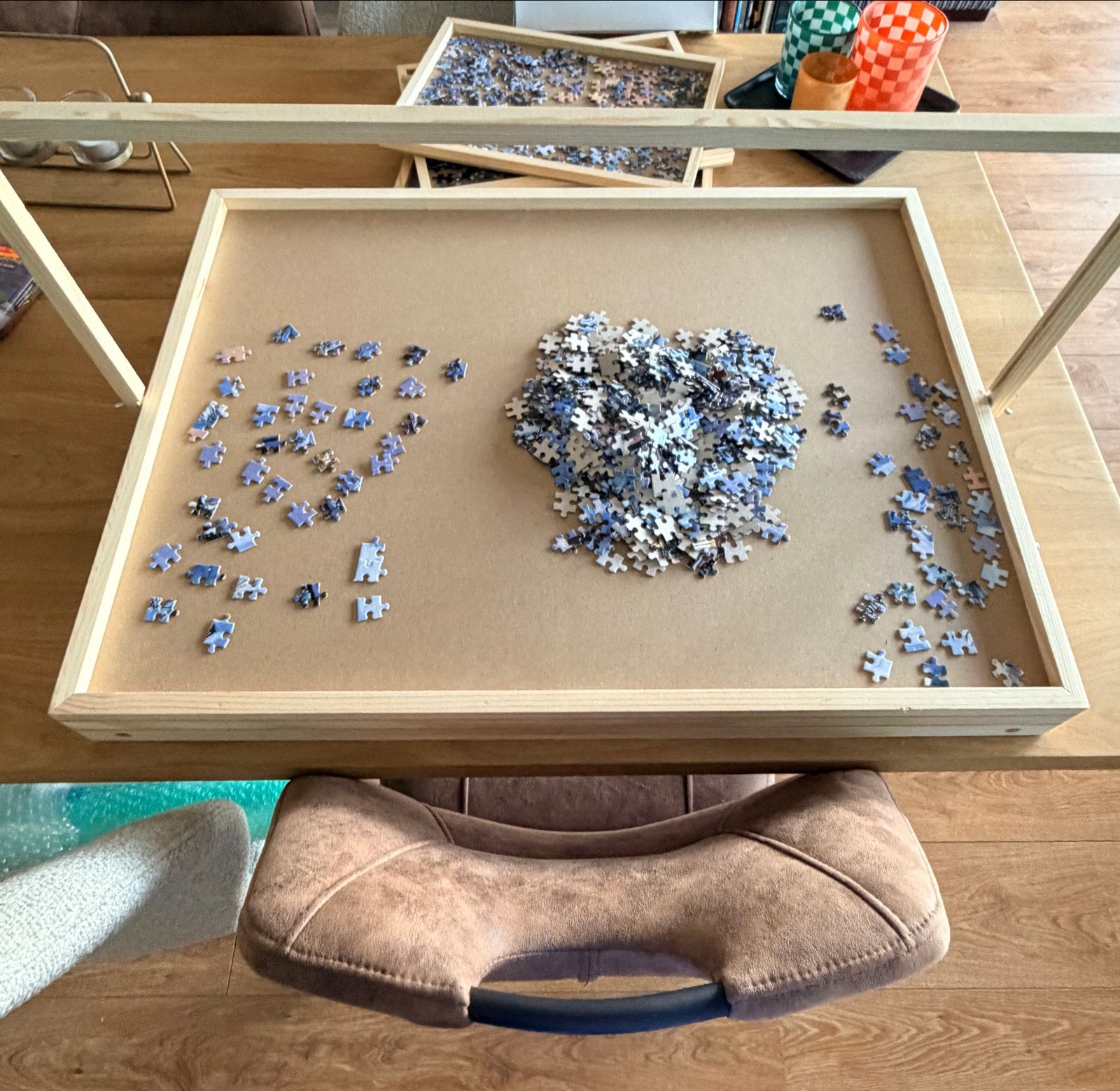 Grote puzzelset: puzzelbord, mat, sorteerbakjes en puzzels, Hobby en Vrije tijd, Denksport en Puzzels, Ophalen, 500 t/m 1500 stukjes