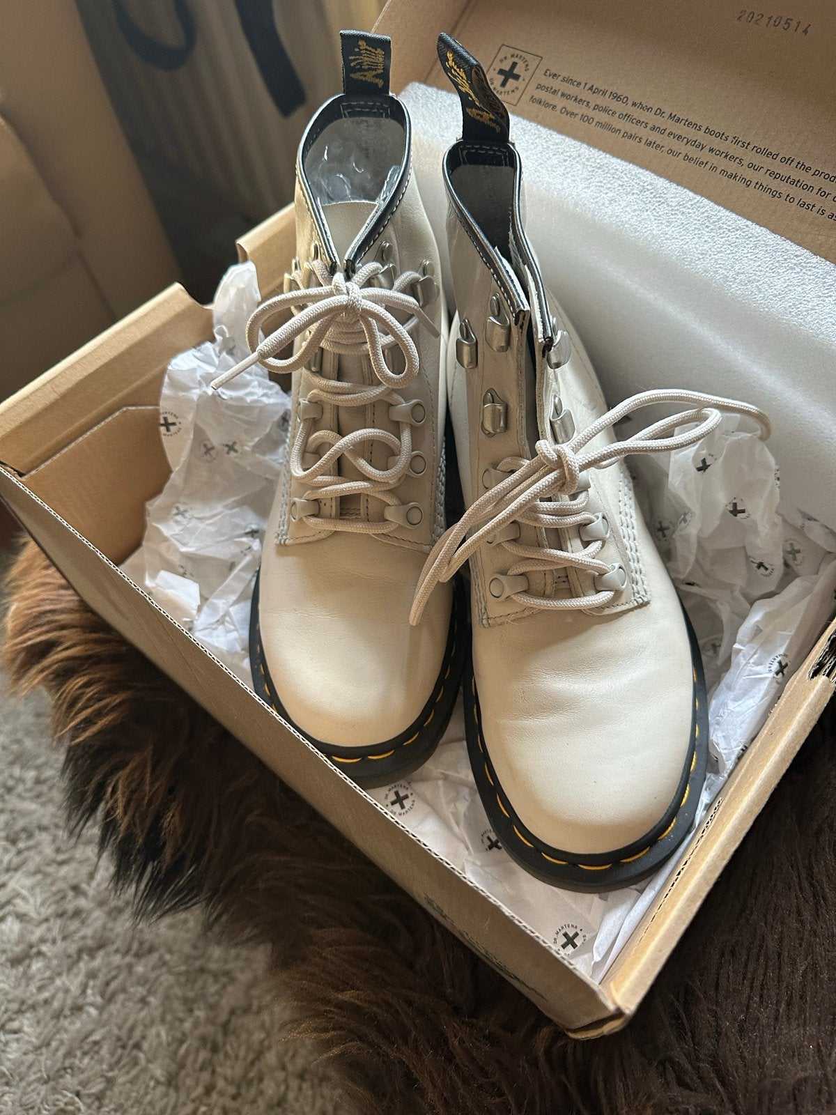 Dr. Martens 101 Bone Virginia Laarzen - Maat 39, Ophalen of Verzenden, Zo goed als nieuw, Beige, Lage of Enkellaarzen