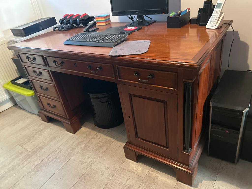 Klassiek houten bureau met lades en opbergruimte, Antiek en Kunst, Ophalen