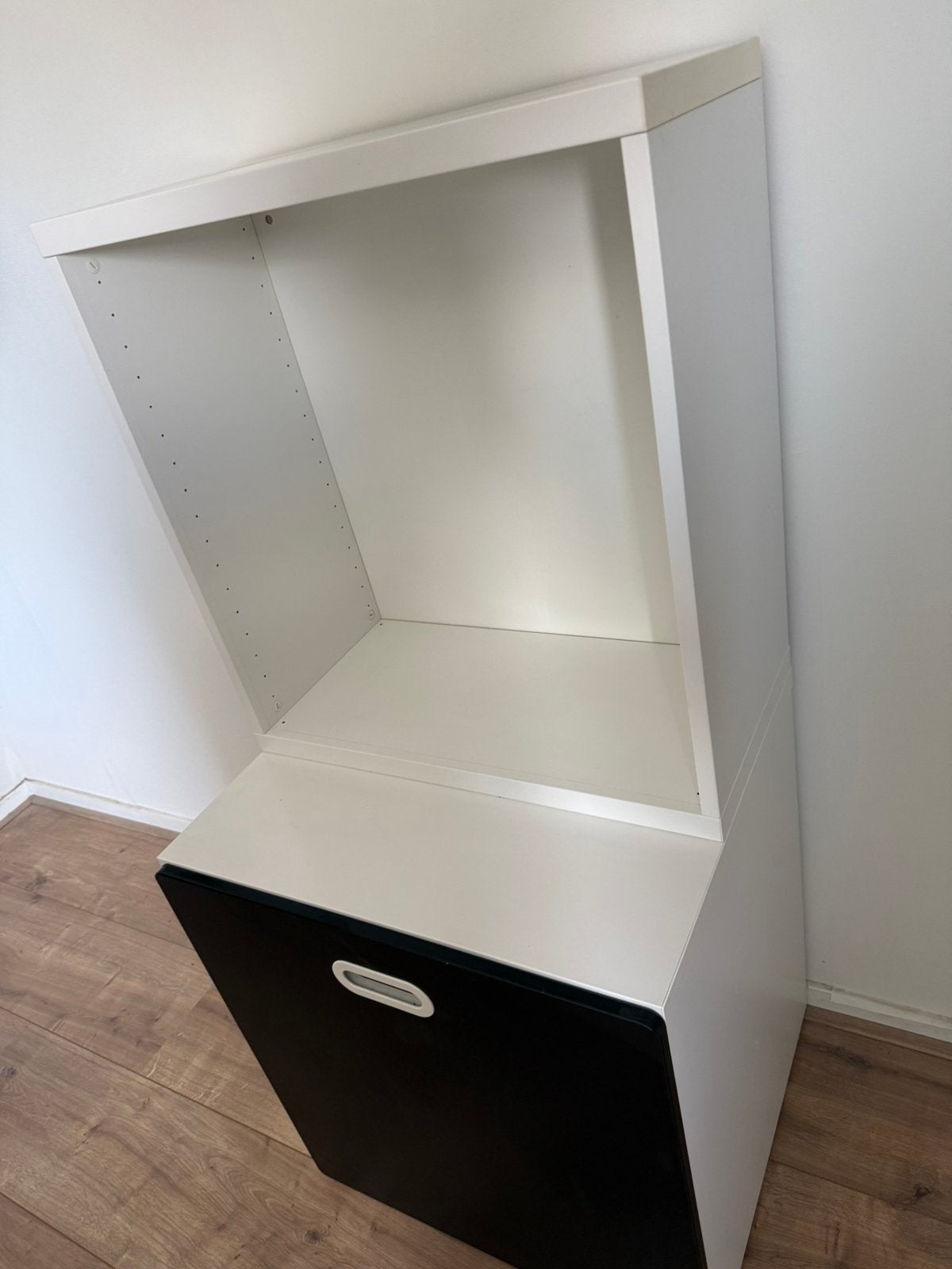 Super mooie kast! Veel opberg ruimte. Serie smastad . 25,-, Ophalen, Minder dan 75 cm, 50 tot 70 cm, 105 cm of meer