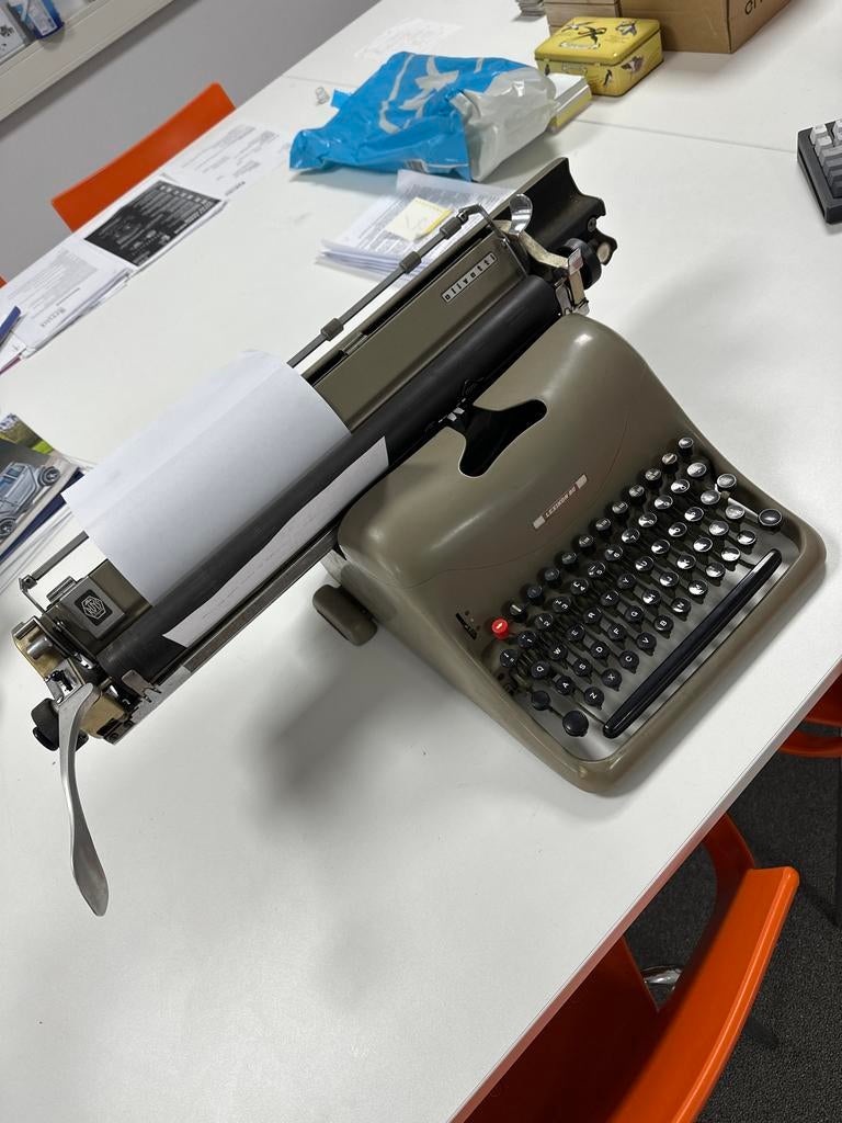 Olivetti typemachine perfecte staat lexikon 80 RUYS handelsv, Ophalen of Verzenden