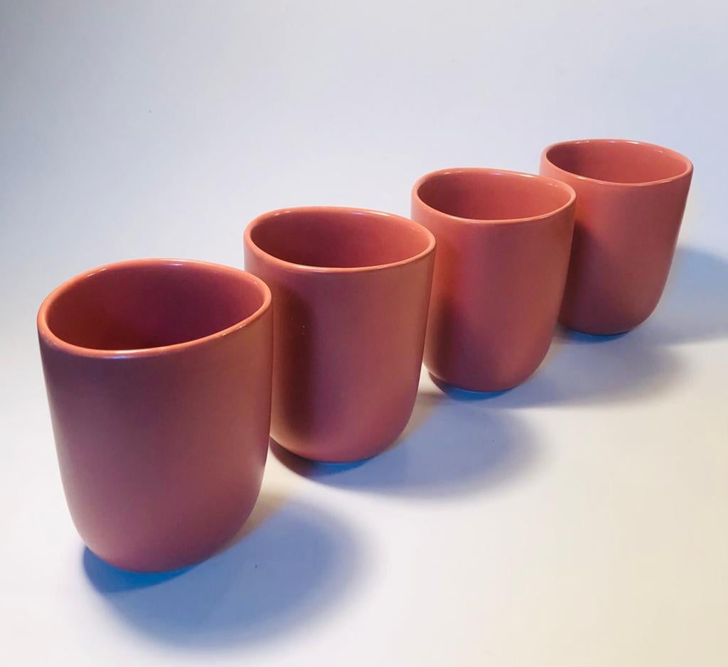Vier oudroze keramieken koffiekopjes, Blokker, Keramiek, Ophalen of Verzenden, Zo goed als nieuw, Overige stijlen