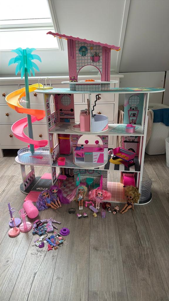 Groot L.O.L. Huis incl accessoires en poppen, Ophalen, Zo goed als nieuw, Overige typen