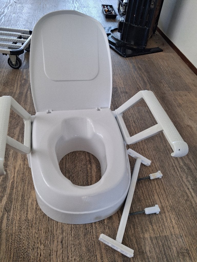 Toiletverhoger met armsteunen, Ophalen, Gebruikt, Toilet