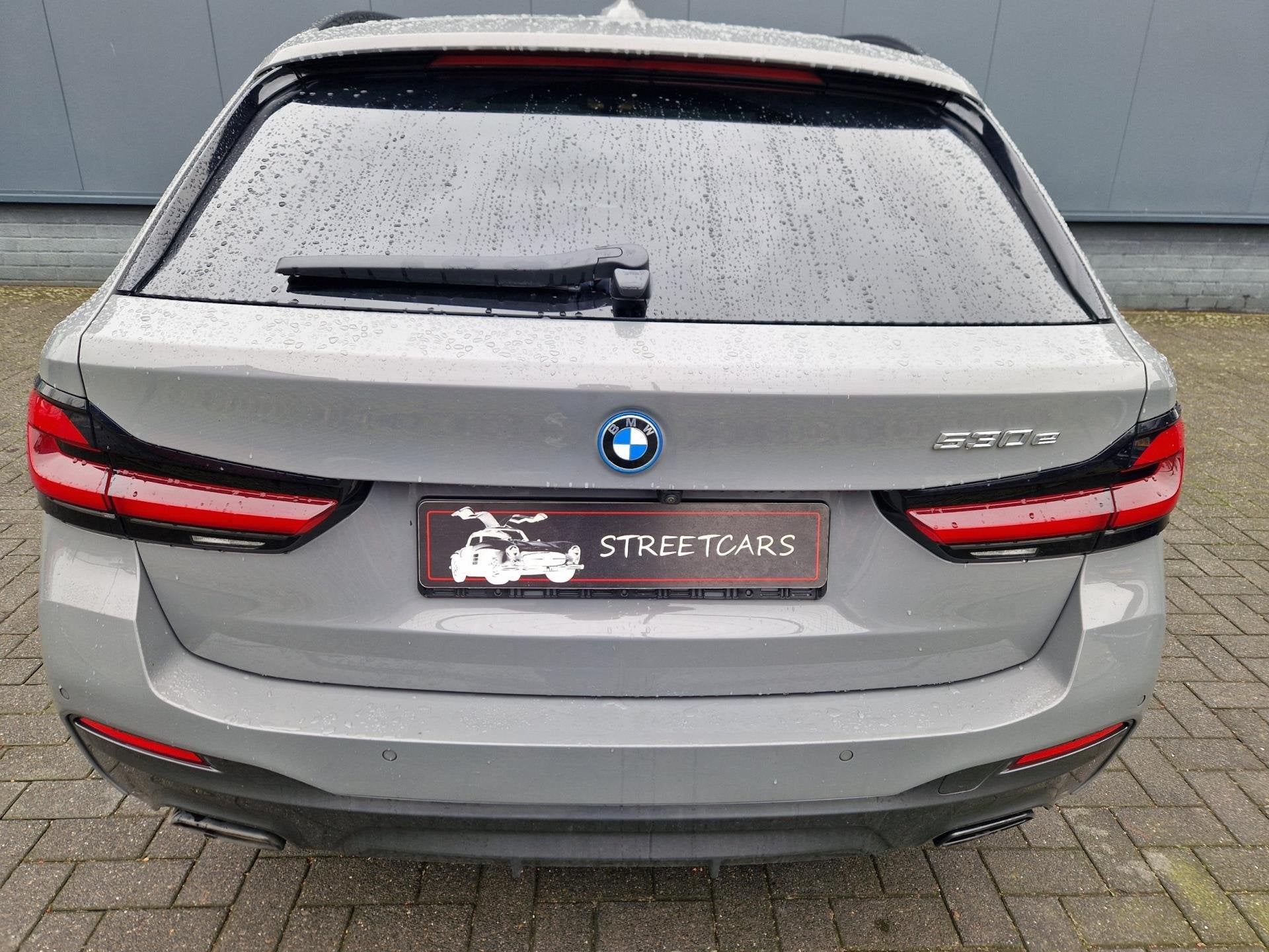 BMW 5-serie Touring 530e Facelift SOH 92% /LED/PANO/1eig/INC, Auto's, Achterwielaandrijving, Gebruikt, Automatische klimaatregeling