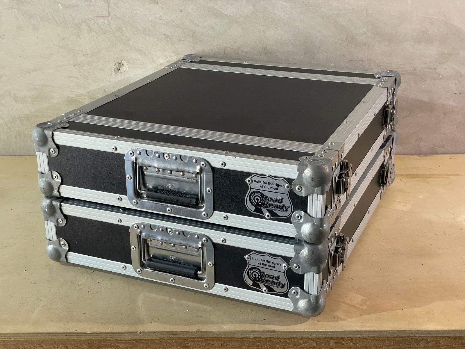 Diverse 19 inch flightcases rackcases 2HE Innox & Road Ready, Ophalen, Zo goed als nieuw, Overige instrumenten, Flightcase