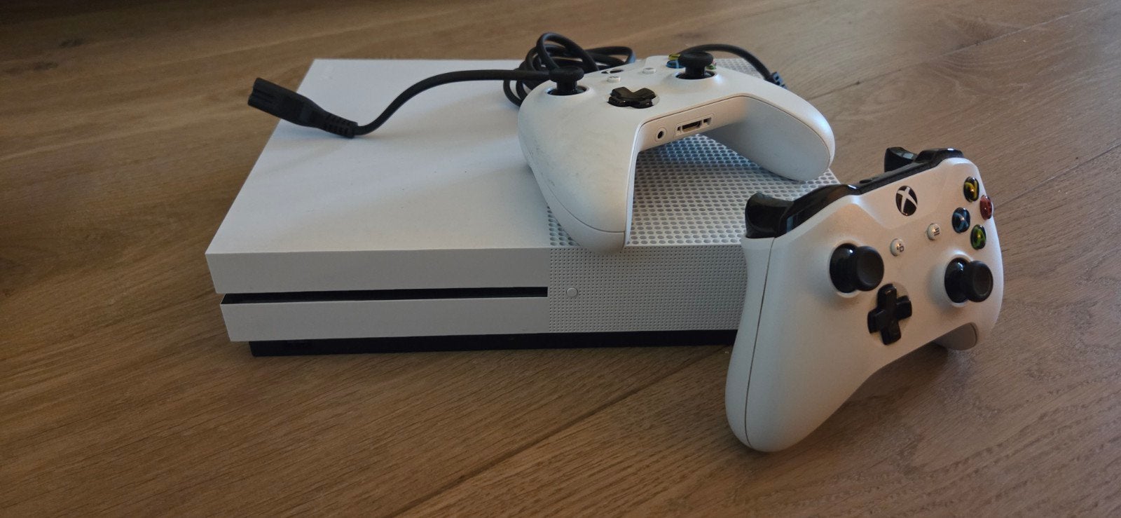 Complete Xbox One Set + 2 Controllers & 4 Games, Spelcomputers en Games, Ophalen, Gebruikt, 500 GB, Met 2 controllers