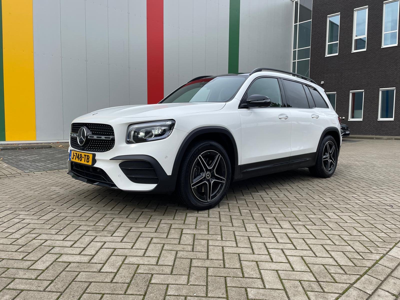 Mercedes-Benz GLB 250 | PANO | AMG | 360 | 2e EIG | ORGIN NL, Auto's, Automaat, Dealer onderhouden, Zwart, 4 cilinders