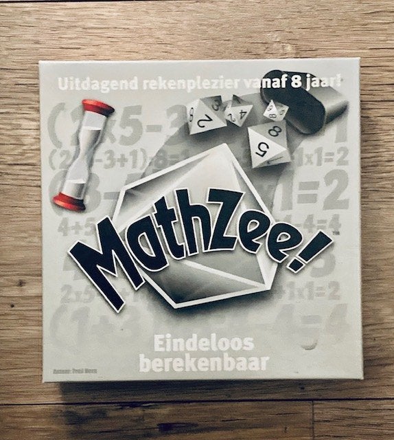 MathZee! Eindeloos berekenbaar (dobbelend rekenspel), Hobby en Vrije tijd, Een of twee spelers, Ophalen of Verzenden, Zo goed als nieuw