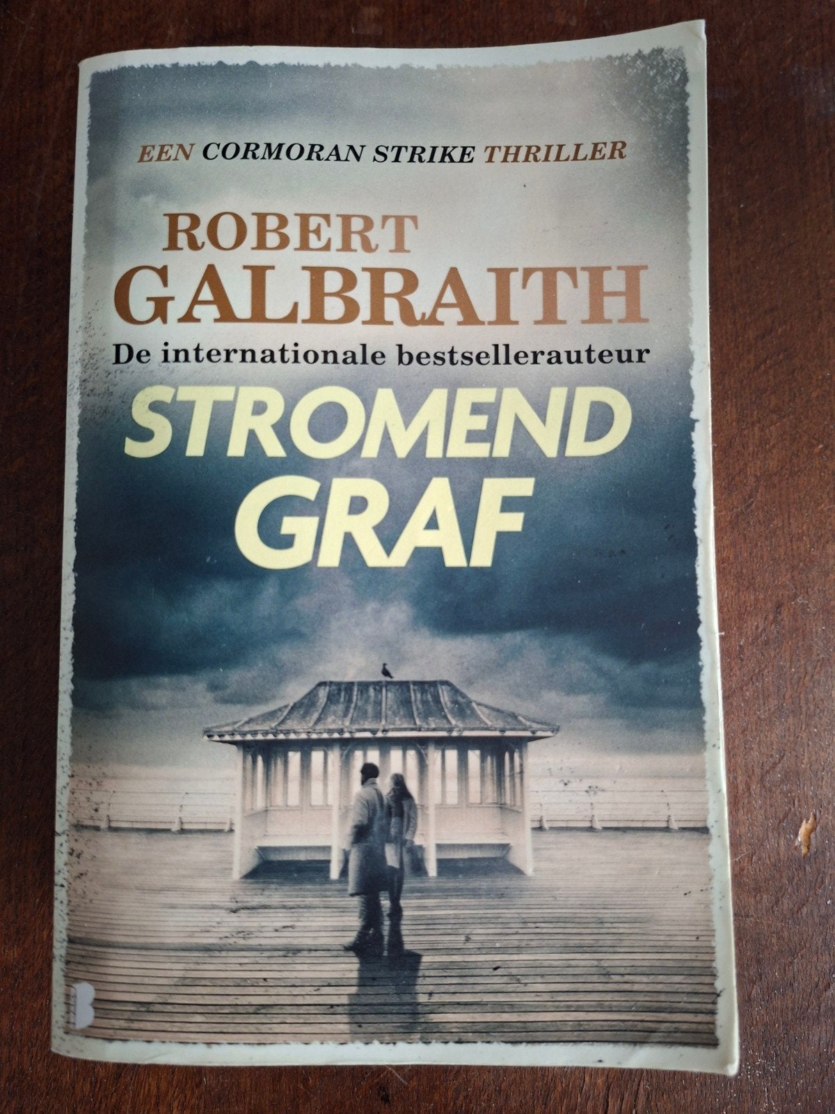 Boek: Stromend Graf - Robert Galbraith (Cormoran Strike), Ophalen of Verzenden, Gelezen, Robert Galbraith