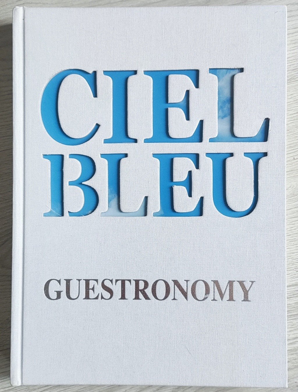 Ciel Bleu - Guestronomy | Gesigneerd door Team Ciel Bleu, Boeken, Kookboeken, Voorgerechten en Soepen, Ophalen of Verzenden, Europa
