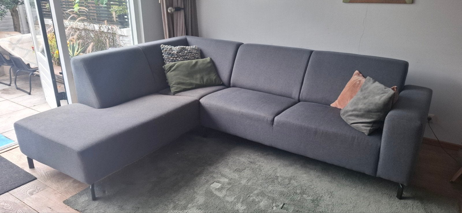 Grijze hoekbank in goede staat, Huis en Inrichting, Ophalen, 250 tot 300 cm, Hoekbank, 75 tot 100 cm