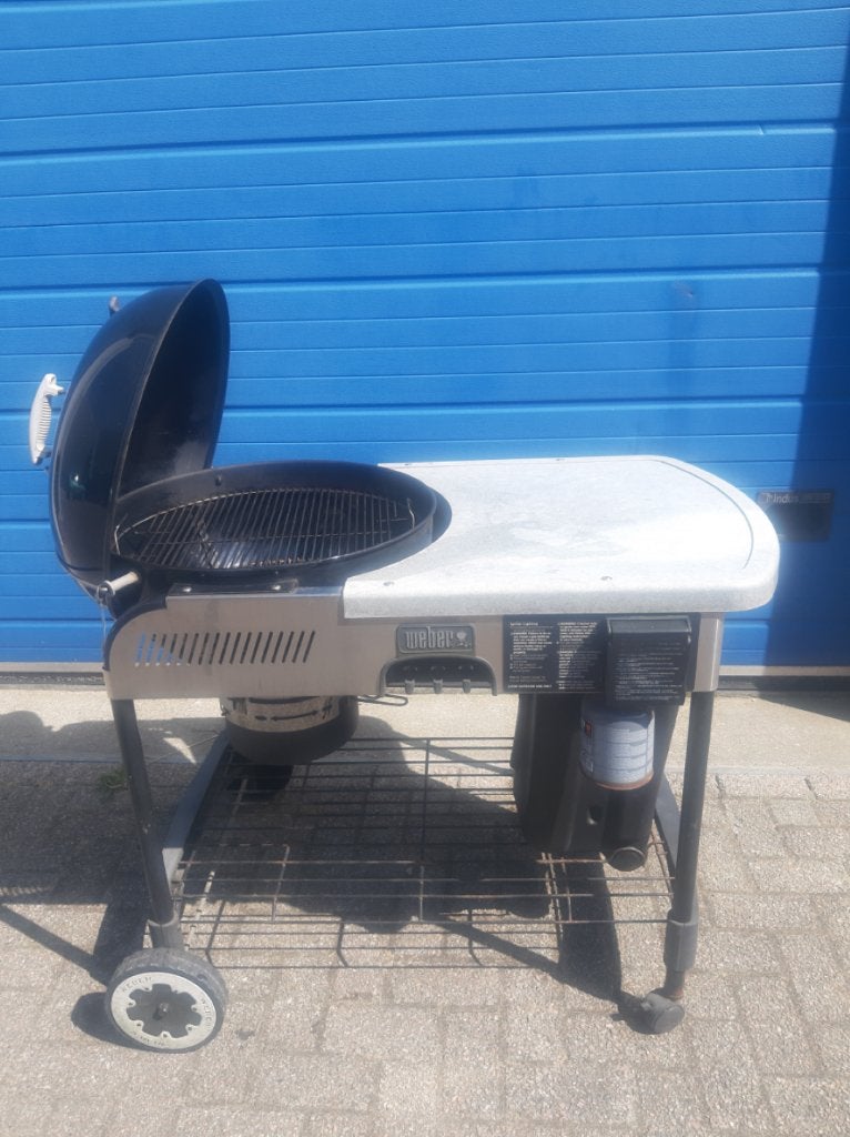 Weber performer deluxe 57cm houtskool BBQ, van 730 nu €250,-, Tuin en Terras, Ophalen, Zo goed als nieuw, Weber Performer DeLuxe