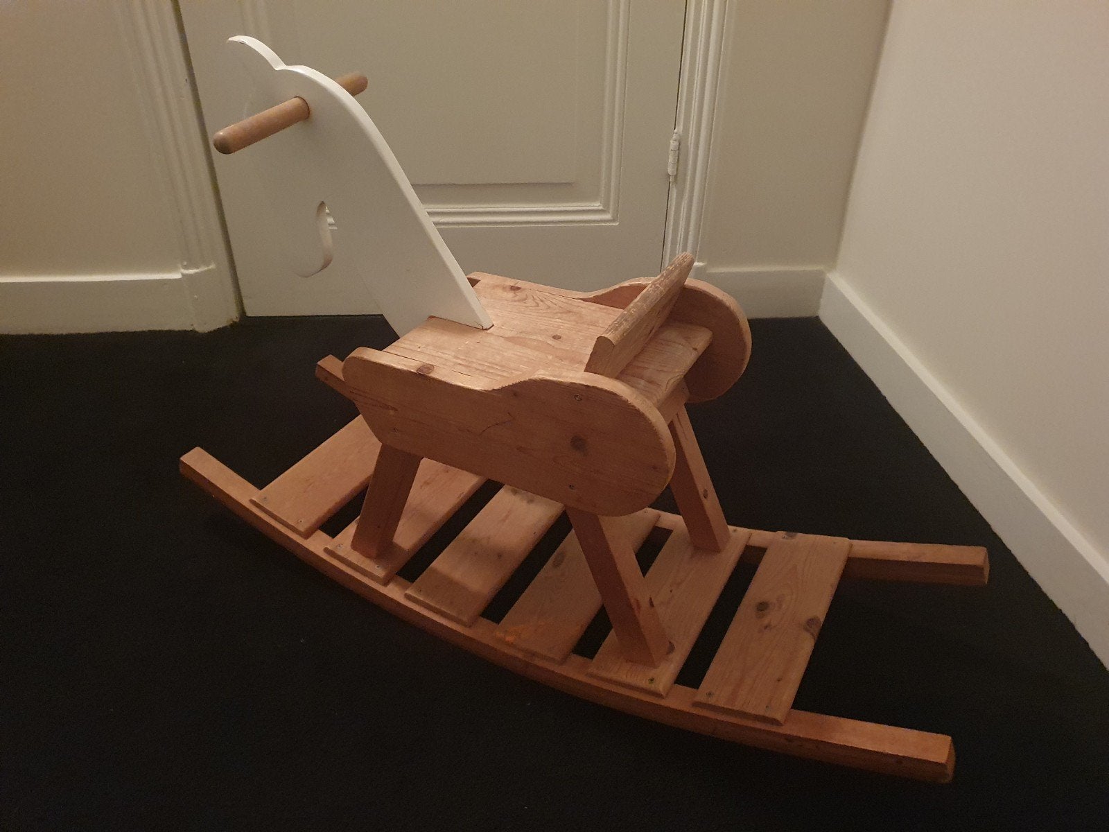Houten hobbelpaard, Ophalen, Gebruikt
