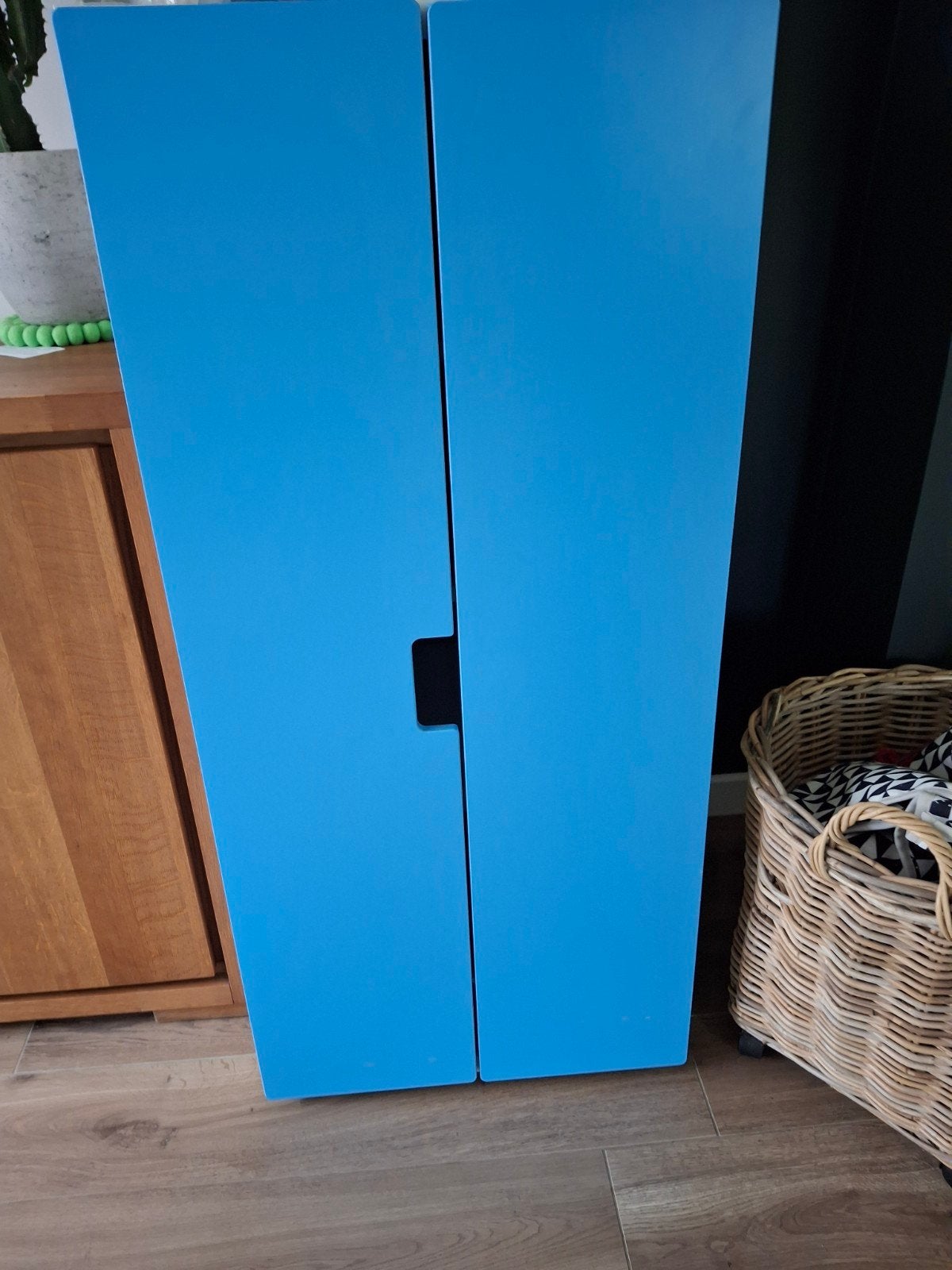 Blauwe kast met twee deuren Ikea, Ophalen, Gebruikt