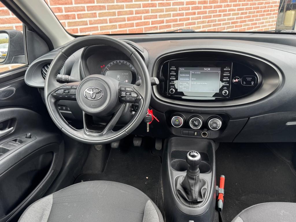 Toyota Aygo X 1.0 VVT-i | MT Play 5-Drs | Airco | Camera | C, Gebruikt, 920 kg, 4 stoelen, Zwart