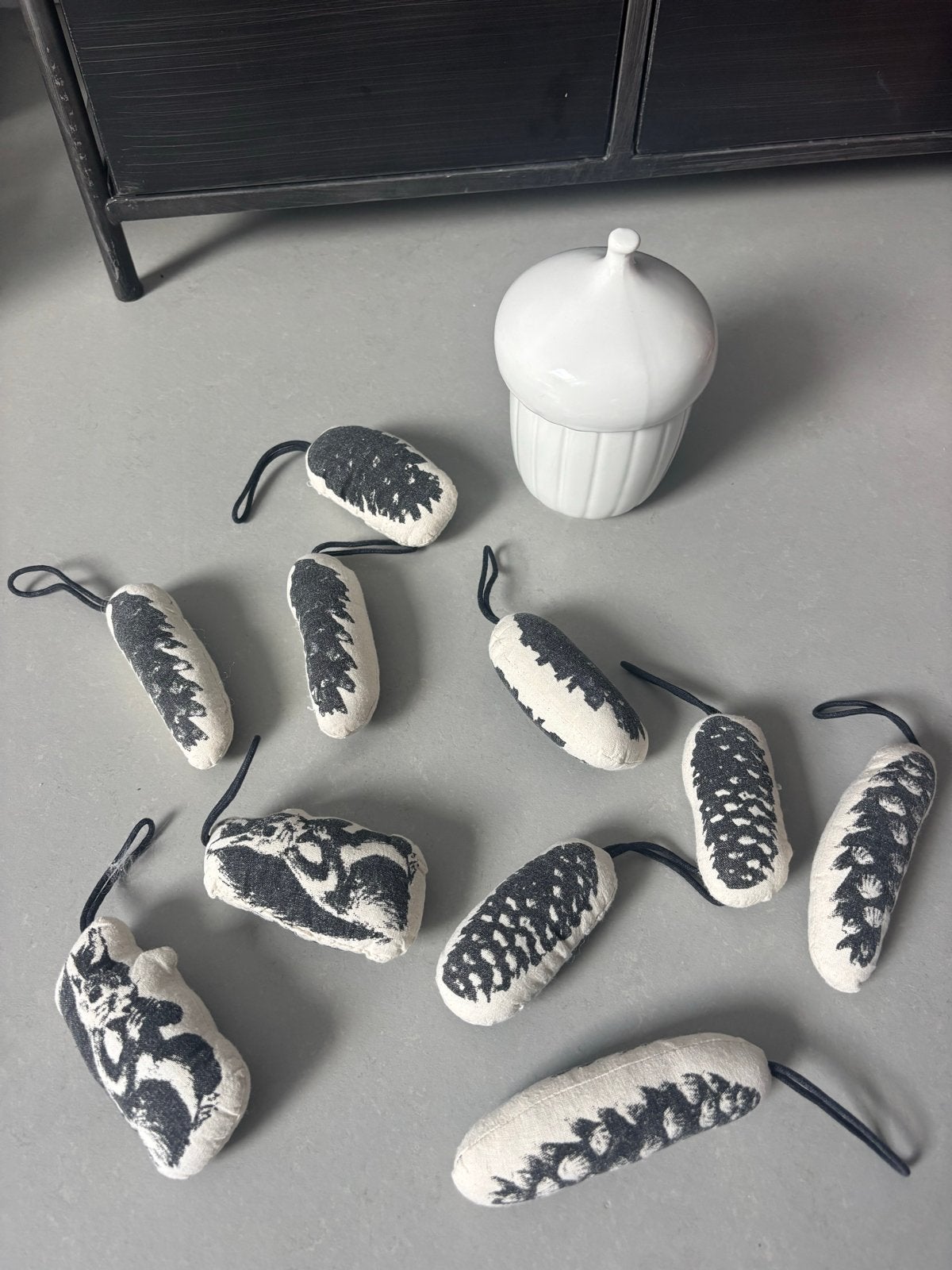 Decoratieve hangers zwart-wit, set van 10, Zwart, Ophalen of Verzenden, Zo goed als nieuw, Modern