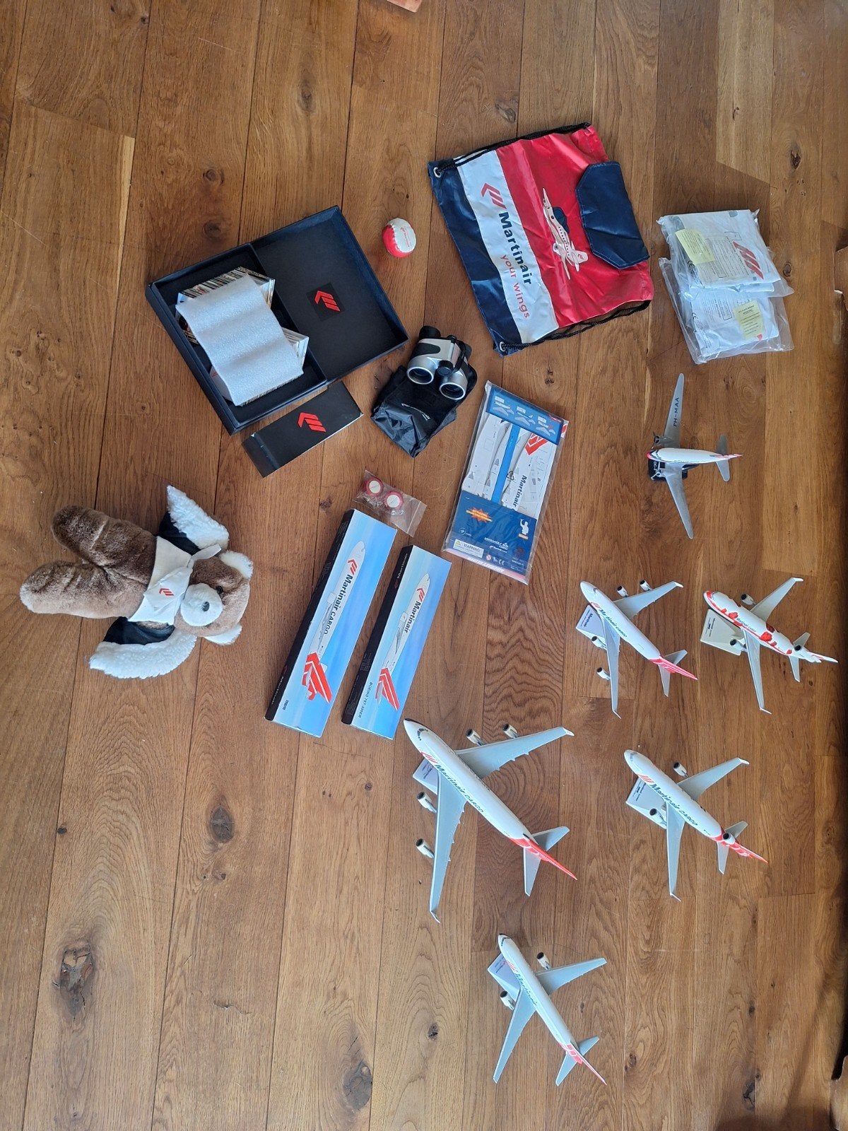Martinair 2 unieke schaalmodellen, verrekijker en meer, Ophalen, Zo goed als nieuw, Schaalmodel